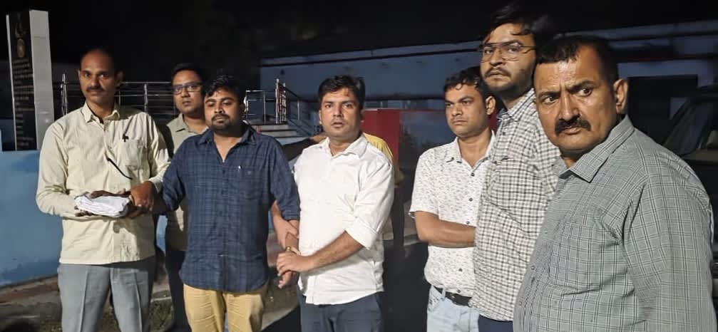 रानीगंज में भ्रष्टाचार पर बड़ा प्रहार: बीडीओ और अकाउंटेंट रंगे हाथों गिरफ्तार