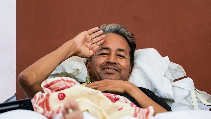 पेपर लीक आंदोलन सोनम वांगचुक ने तोड़ा अनशन, छात्रों की जीत या समझौता?